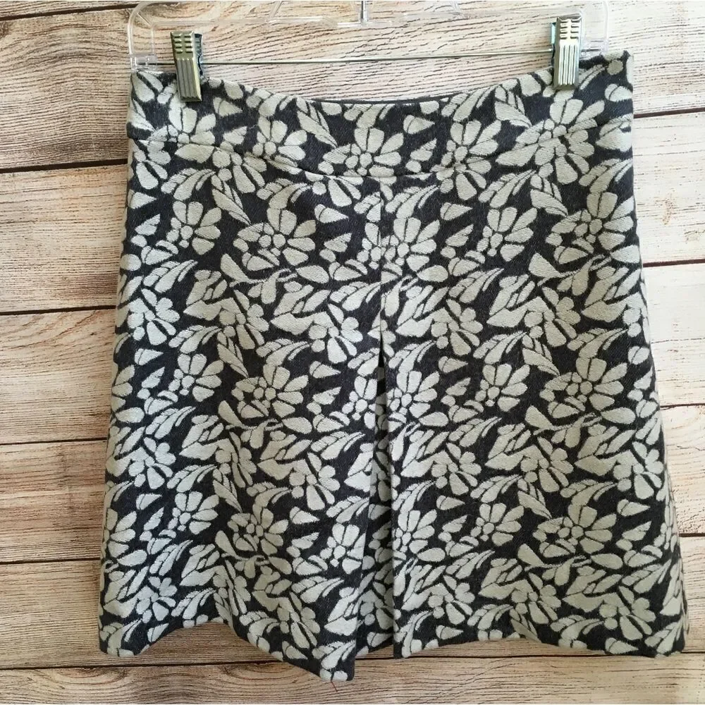 BODEN WOOL BLEND SKIRT IN GRAY FLORAL PRINT‎